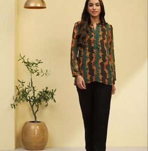 BIBA Women Printed Straight Kurta Green price comparison on Flipkart and Tata CLiQ