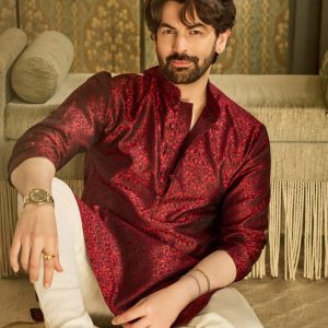 SOJANYA Men Self Design Straight Kurta(Maroon)